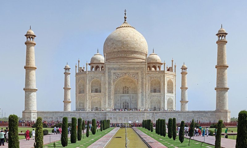 El Taj Mahal considerado el más bello ejemplo de arquitectura mogola